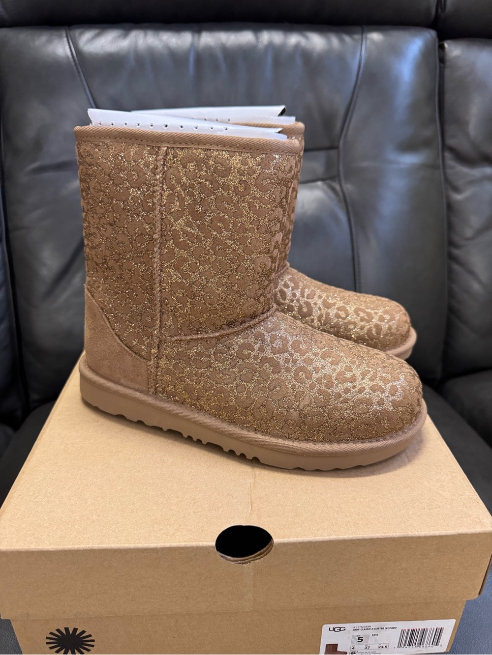 UGG Kids Classic II Glitter Leopard Boot - Picture 5 of 8